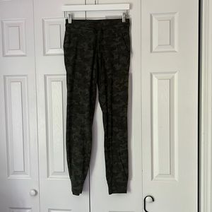 Lululemon joggers